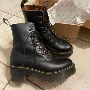 Dr. Marten Leona Platform Boot
